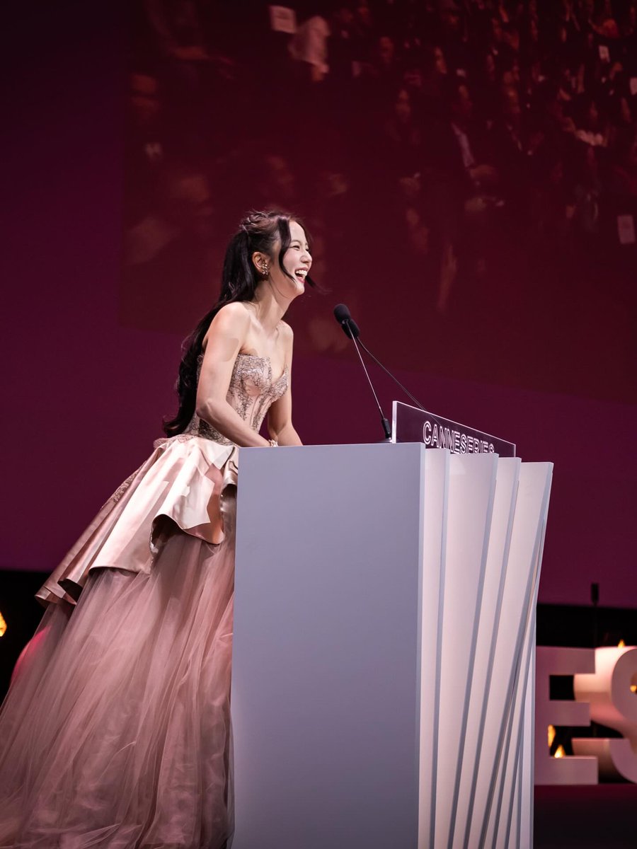 FOREVER KIM JISOO tweet media