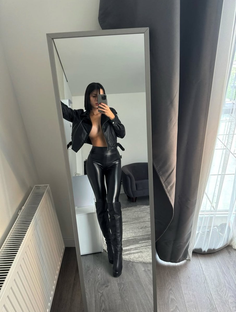 Mistress Laura 🌹⛓️ tweet media