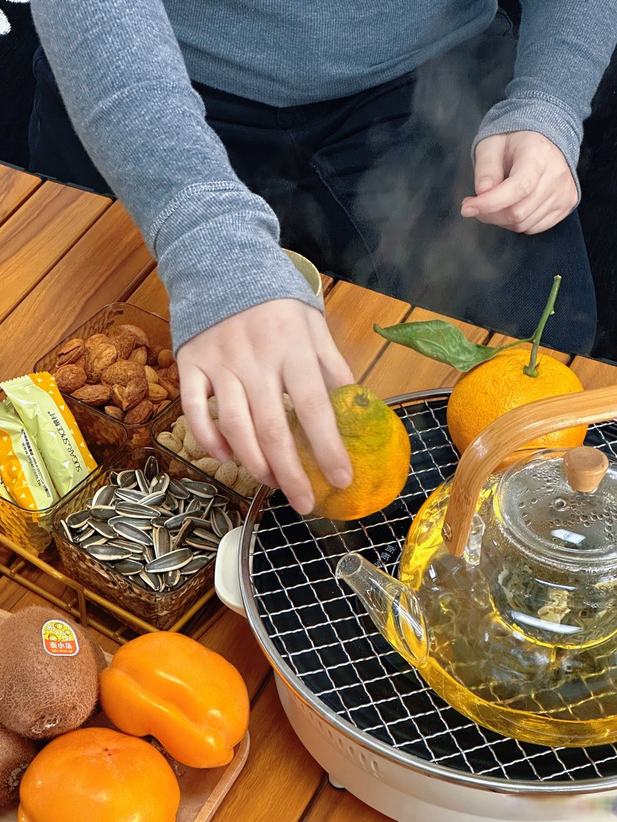 quentin_vachet's tweet image. [Celebrate the festival with our Limited-Time Festive Feast!  Savory roasted turkey, creamy pumpkin soup, and spiced apple pie—all at 20% off today only. Grab your plate, gather your loved ones, and savor the joy!  #FestiveEats #LimitedOffer]