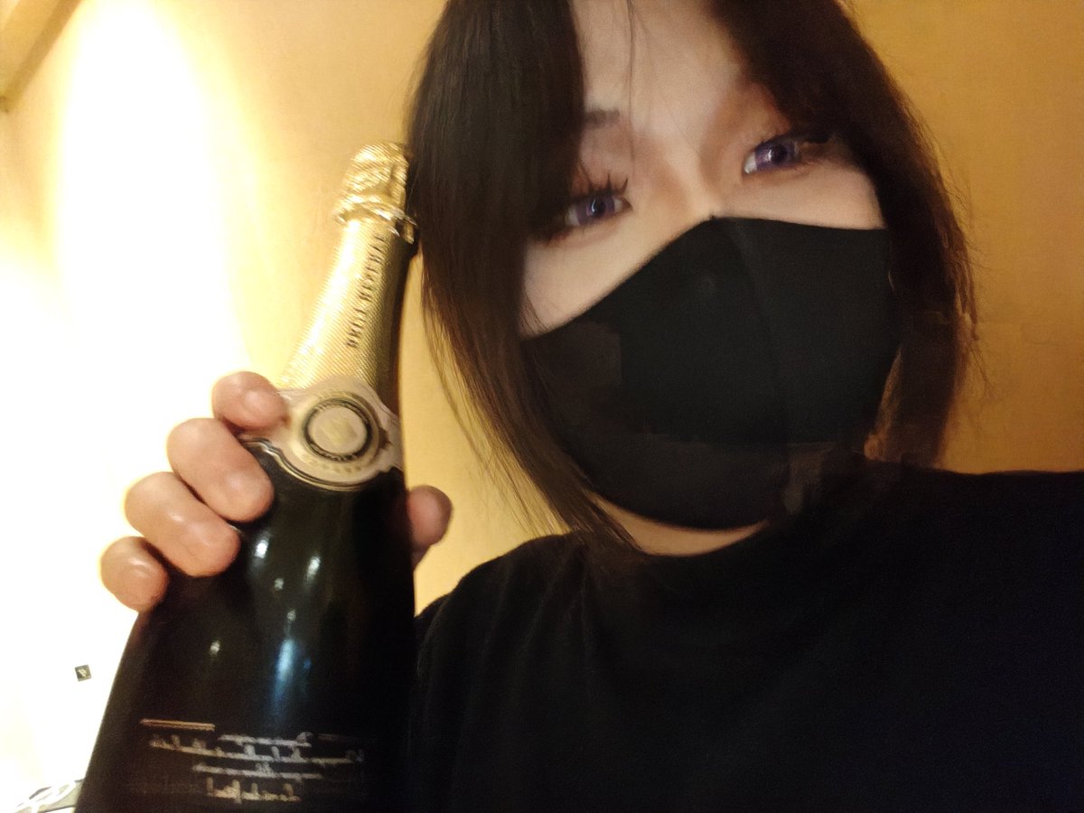 玻璃馒头ღ tweet media