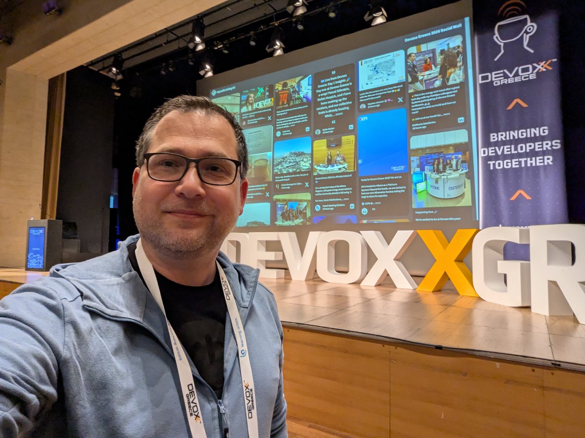 patbaumgartner's tweet photo. #DevoxxGR is in full swing. Day two just has started ✨ 

Say hi and let's talk #SpringBoot #SpringModulith and #SpringAI and join me tomorrow for my session on #Buildpacks! https://t.co/ceR6WfMMpS