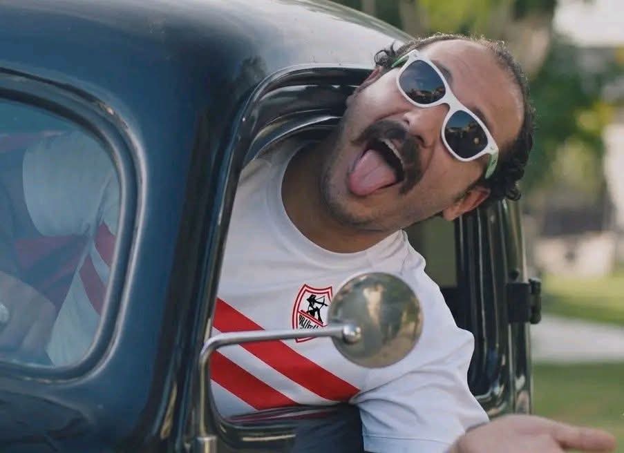 بيقولك بيسألوا زملكاوي انت بتفطر إيه قالهم فول قالوله و بتتغدى ايه قالهم فول قالوله طب و العشا قالهم فول قاللوله كله فول امال ايه الفرق بينك و بين البهايم قالهم 5 نقط🤣