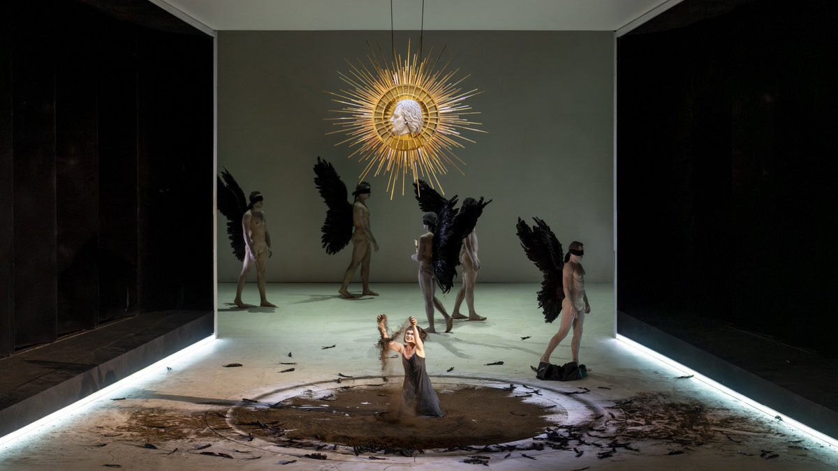 LesArtsValencia's tweet image. 🙌 ¡Hemos estrenado #Salome!

La magnífica ópera de Strauss comenzó ayer su camino en #LesArts con la primera de las 5 funciones que puedes disfrutar hasta el 9 de mayo. lesarts.com/es/programacio… 

📸 Arts Fotografía

#LesArtsÉsÒpera #Ópera #Valencia