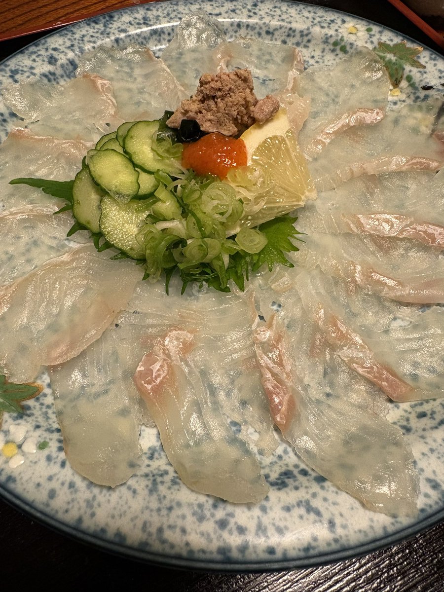 ヒラメの薄造り🐟

言うまでもない。美味しい。