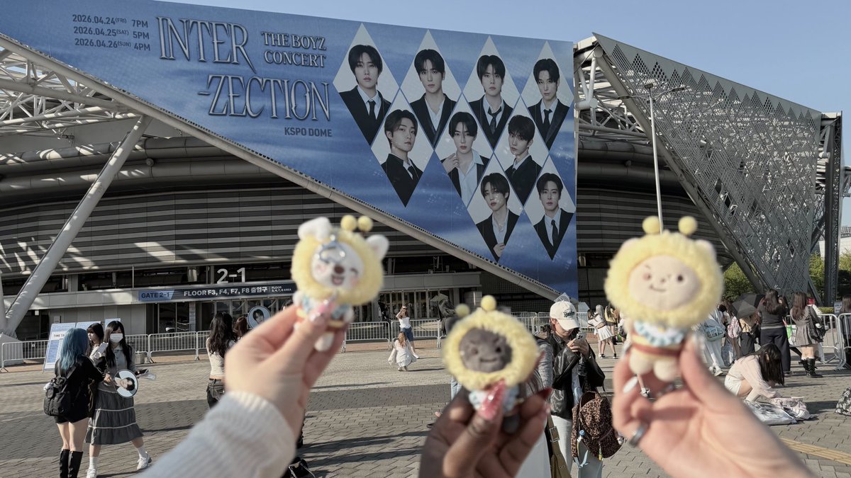 𝙘𝙡𝙖𝙞𝙧𝙚 ✰ tweet media