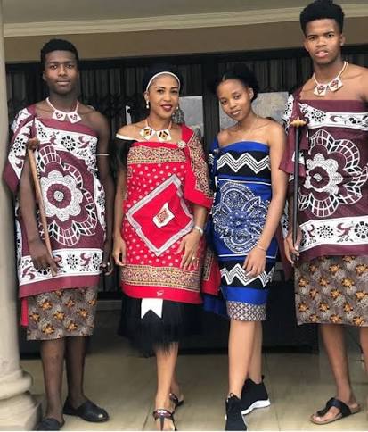 umhlangaswz's tweet photo. Randoms
#sibahle #imvunulo #vunulanawe #eswatini https://t.co/5DrmRYKxCI