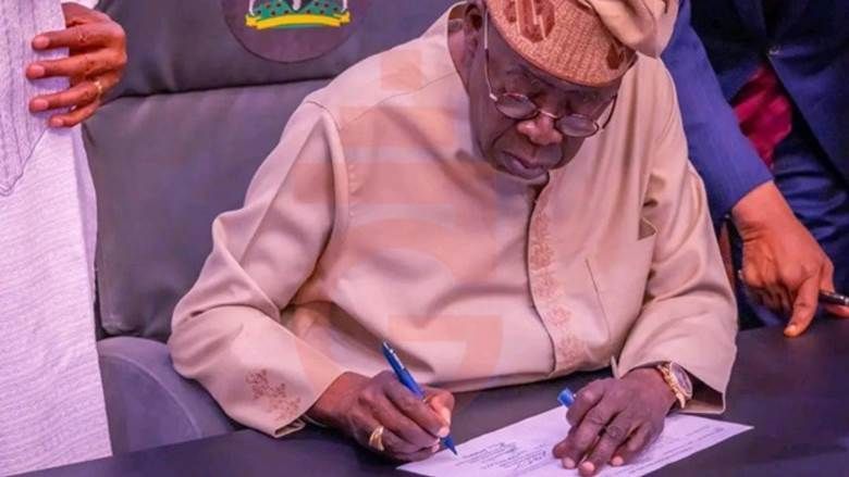 thougth_media's tweet image. President Tinubu approves Community-Based Social Action Fund Task Force targeting 8,804 wards nationwide.
N17bn released for implementation of grassroots projects including health, schools &amp;amp; sanitation.
Delivery expected by December.
#SocialDevelopment 
thoughtmedianetwork.com/community-led-…