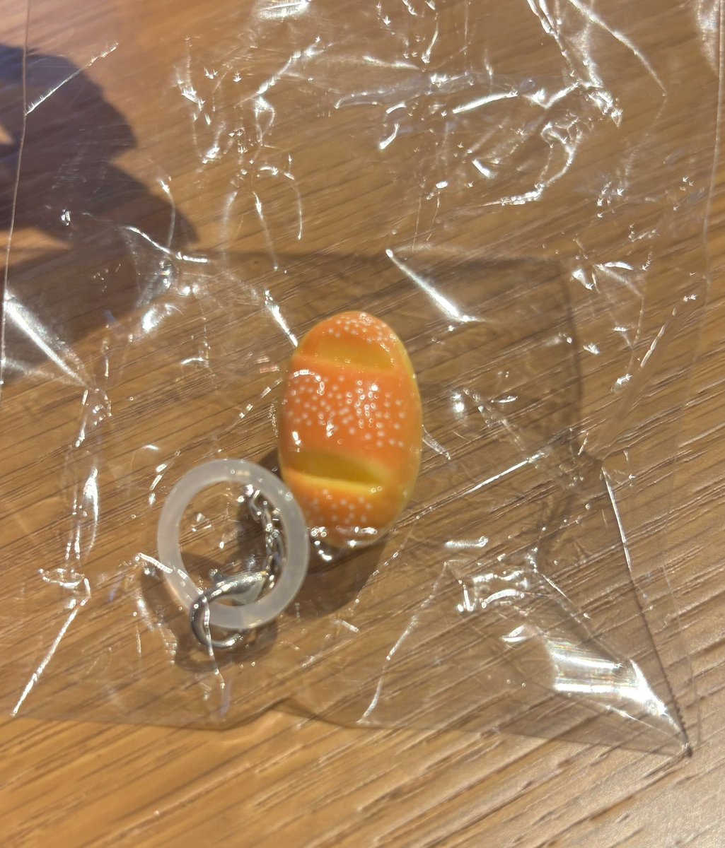 hs1cm21's tweet photo. パンめじるしチャーム

【譲】バターパン

【求】たまごパンor メロンパンor定価

横浜駅または都内手渡し希望です。検索からでもお気軽にお声がけください。 https://t.co/JODKrk1EXQ
