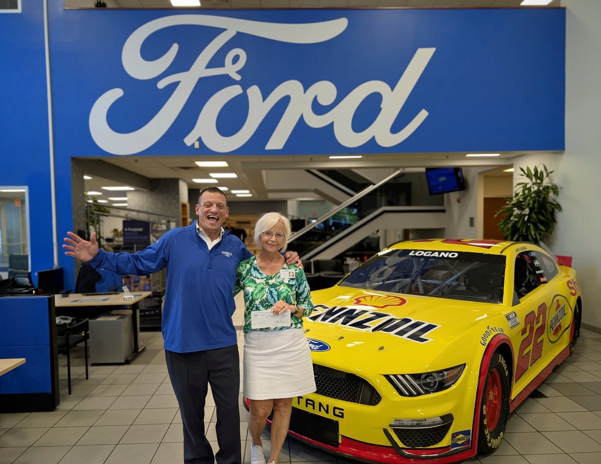 huntersville4d's tweet image. We’re honored to once again sponsor the Lake Norman Hospice Regatta! 🎉 Supporting an incredible cause that brings comfort, care, and compassion to families in our community 👏 So grateful to be part of their impact! ⛵😊💙 #HuntersvilleFord #CommunityStrong #GivingBack #BuyFord