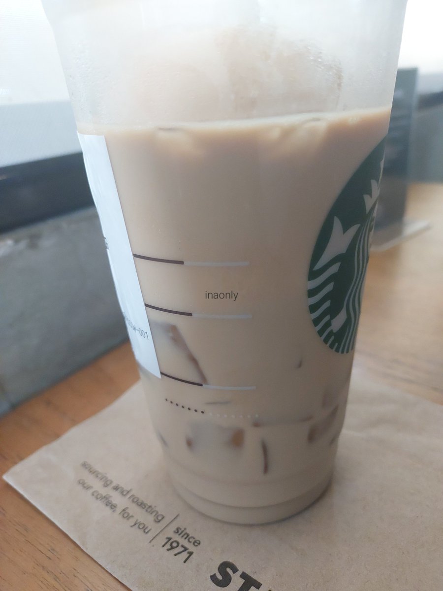 ngopi sore sore apalagi es, emang ga ada lawan 😼