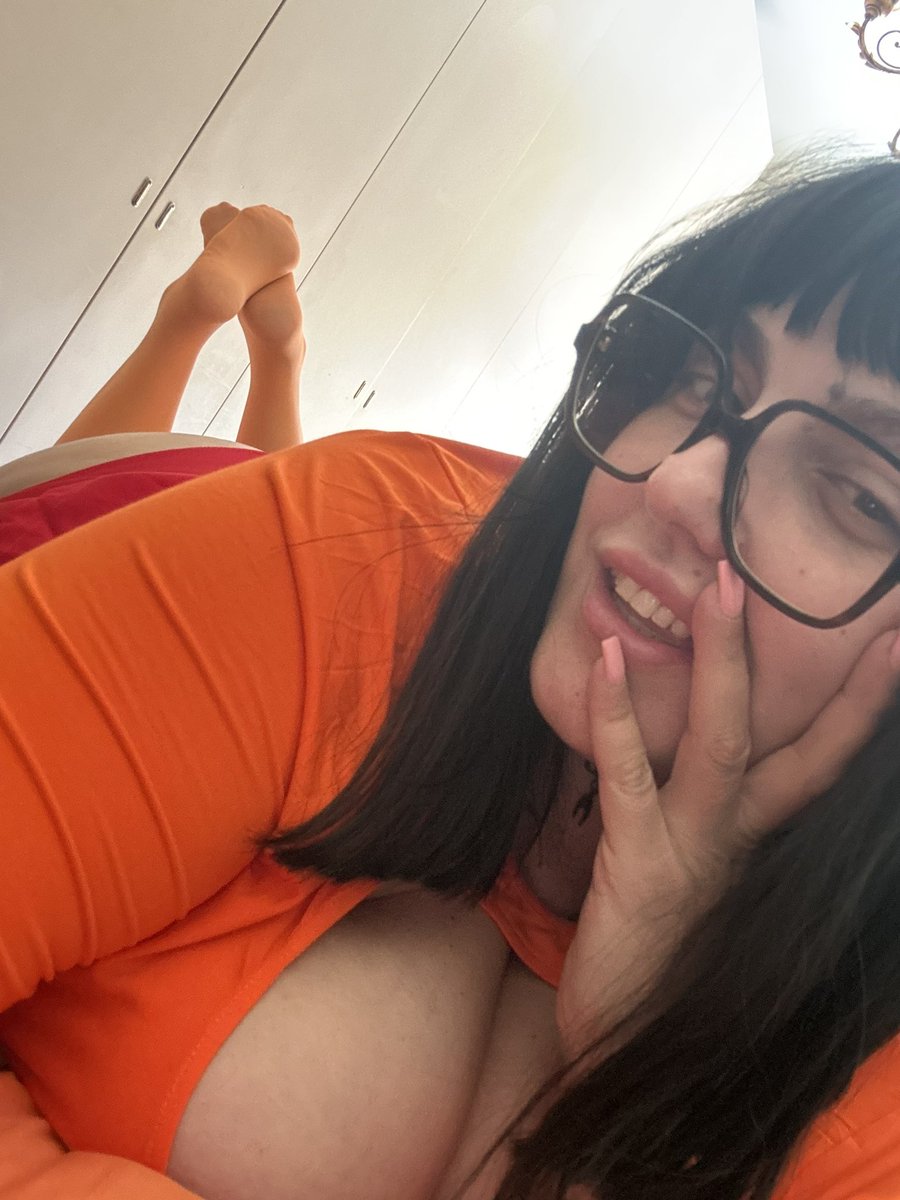 Laura tweet media