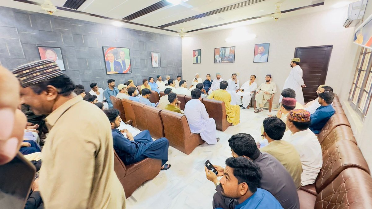 AanwarAbbasi's tweet image. Today 24_04_2026

#PPPP Young Leader 
#Mr #Bilal #Khan #Shoro sb, Meet with Party Workers, Voters &amp;amp; Local Residents and Solved their Problems at #ShoraHousePS60 #Hyderabad
@jamkhanshoro @KashifShoroPPP @bilalshoro376