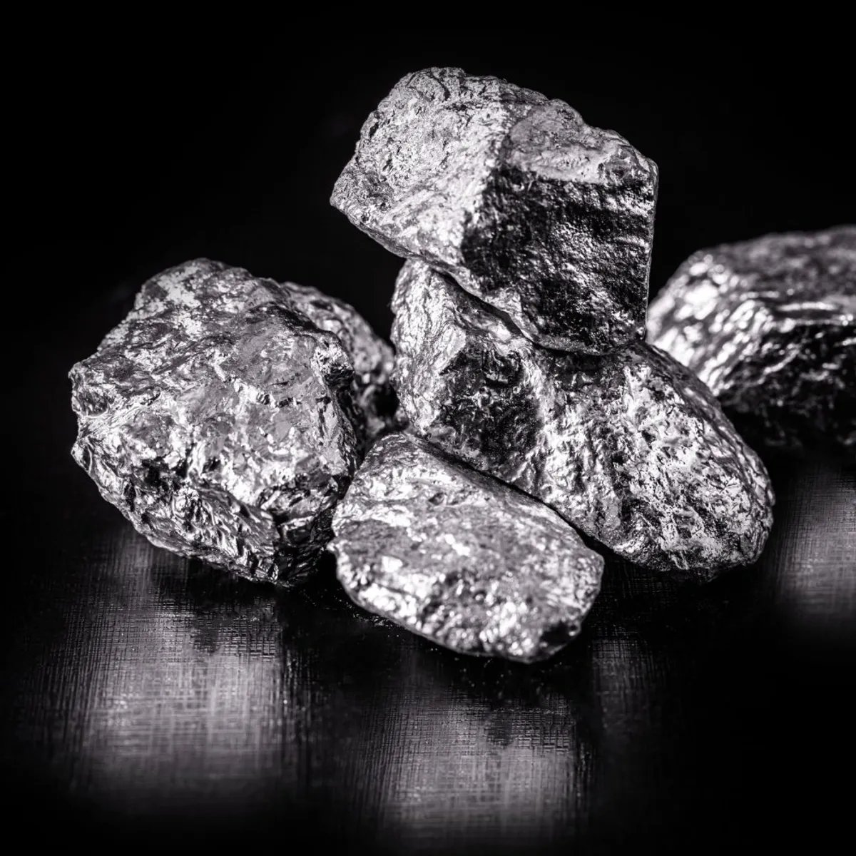 fordbee's tweet image. Rwanda is securing a 15% price premium on Tantalum exports today by using blockchain-verified "Green Mining" certs. 💎 Global tech giants are bypassing cheaper, "dirty" sources to buy the 250's clean supply. Ethics is officially a profitable export. 📈🛡️ #GreenTech #RwOT
