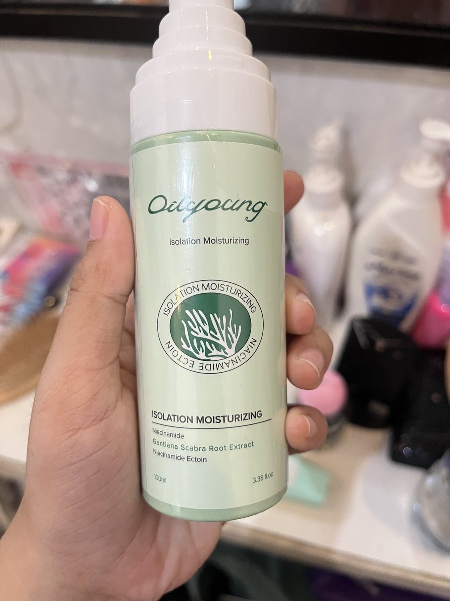 EcruRoll_'s tweet photo. ni tone up gacor yg pernah aku coba biasanya hasilnya abu2 tpi ini engga samsek awet jga, tinggal spray ratain gong hasilnya ✨ https://t.co/upEM3fxdce