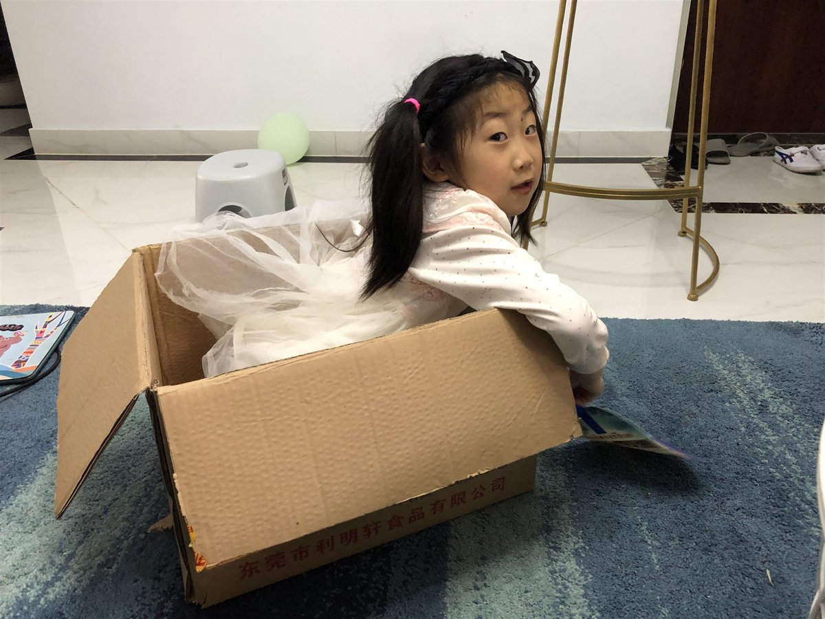 mikesomerset2's tweet image. "Sort old stuff: Keep what sparks joy, donate what doesn’t. Clear space, lighten mood!  #OldItemSorting #Declutter"