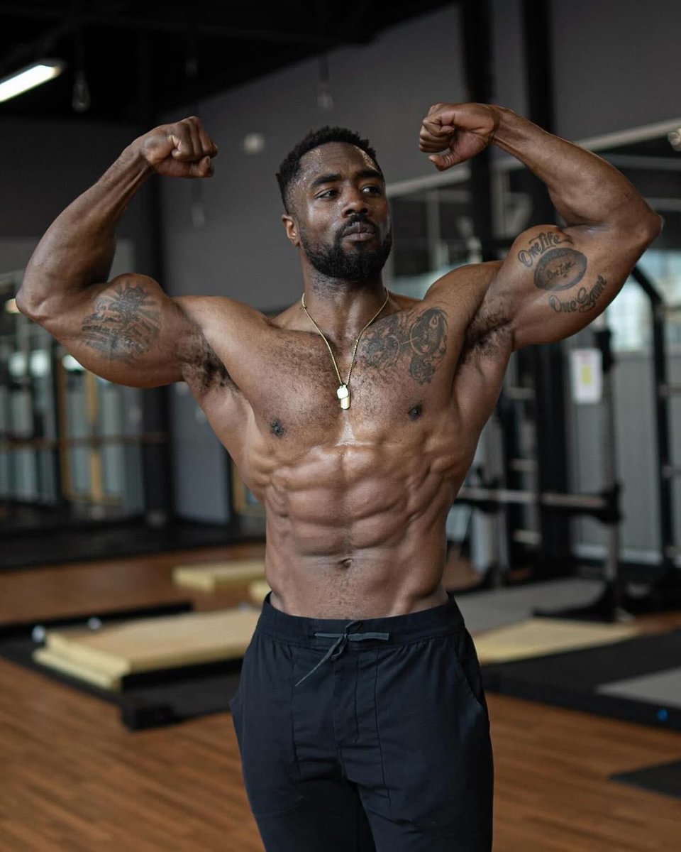 Who has the best muscular build? Frame A,B,C or D?