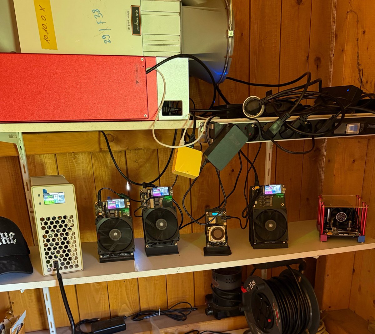 WantClue tweet media