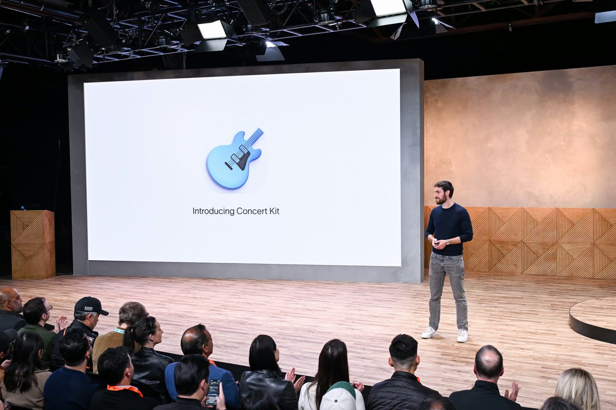 World日本公式（World Japan） tweet media