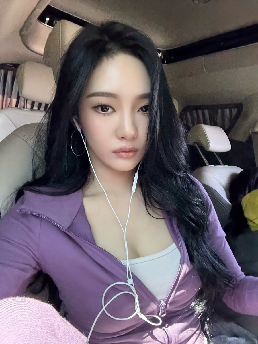 𝐈𝐦𝐧𝐨𝐭𝐛𝐥𝐨𝐨𝐦𝐲 tweet media