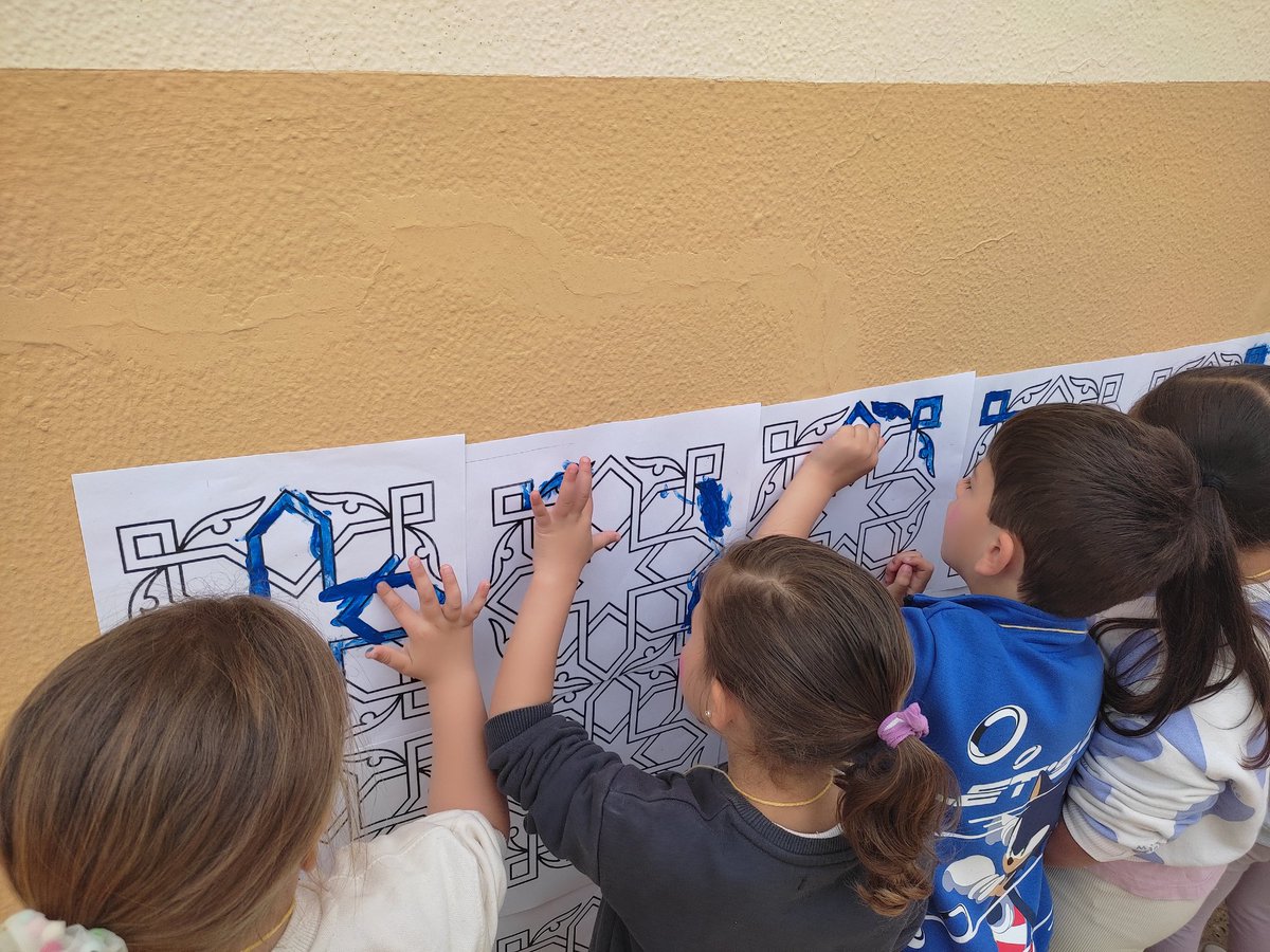 c_umbrete's tweet photo. SEMANA CULTURAL. JORNADA DE JUEGOS COOPERATIVOS
Aprendiendo de Aníbal González y su obra más emblemática, La Plaza de España. https://t.co/CPUbFHIitC