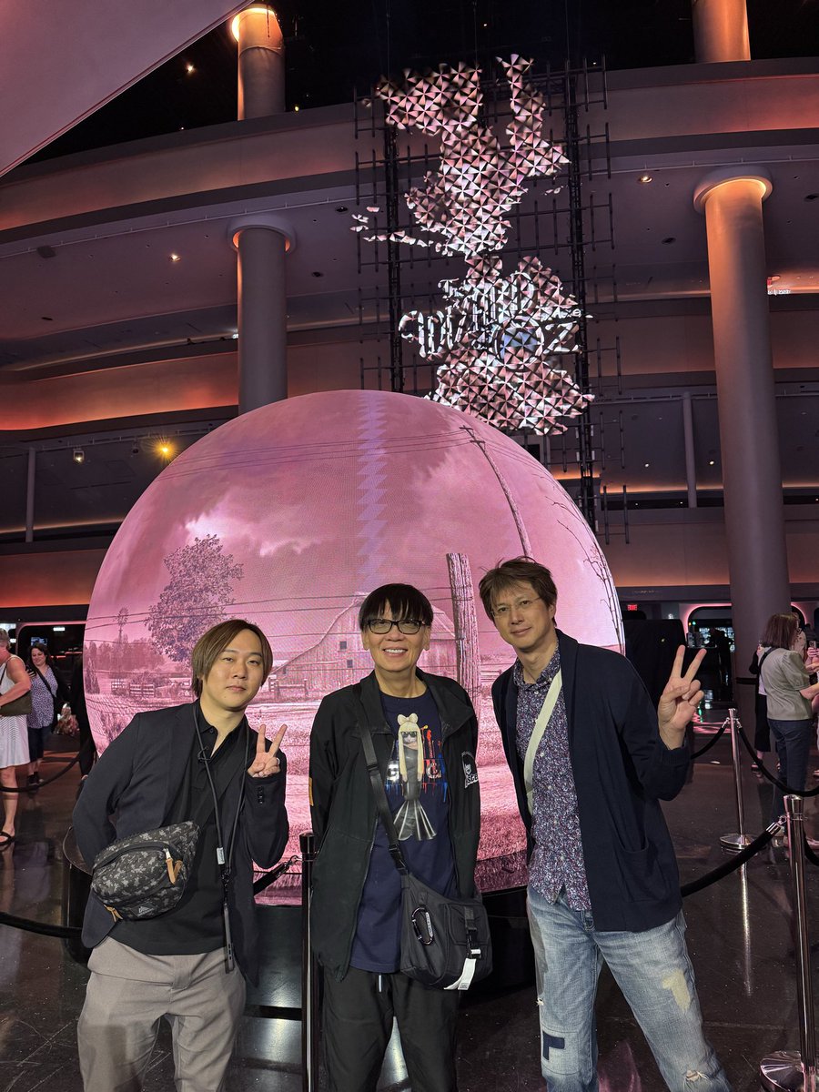 Toraja03's tweet photo. 今日は朝と夜にラスベガスを観光。アメリカのエンタメおそるべし、とにかくすごかった！
午後はGoogleの偉い方々とミーティングして、いくつかお願いをしてきました。
時差ぼけで寝付けないのですが、寝ます。
おやすみなさい！
#GoogleCloudNext #DQ10 https://t.co/jVUsPJStrw