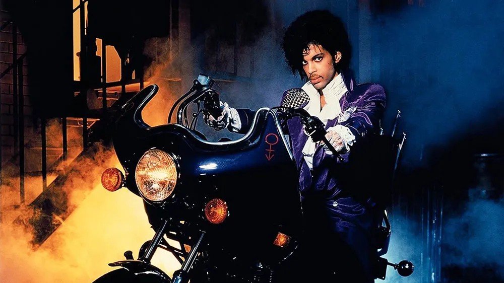 Errin_Joy's tweet image. Since we've got a Major Biopic for Michael Jackson, can we now please have a Biopic for Prince greenlit now!

#Prince #MichealMovie