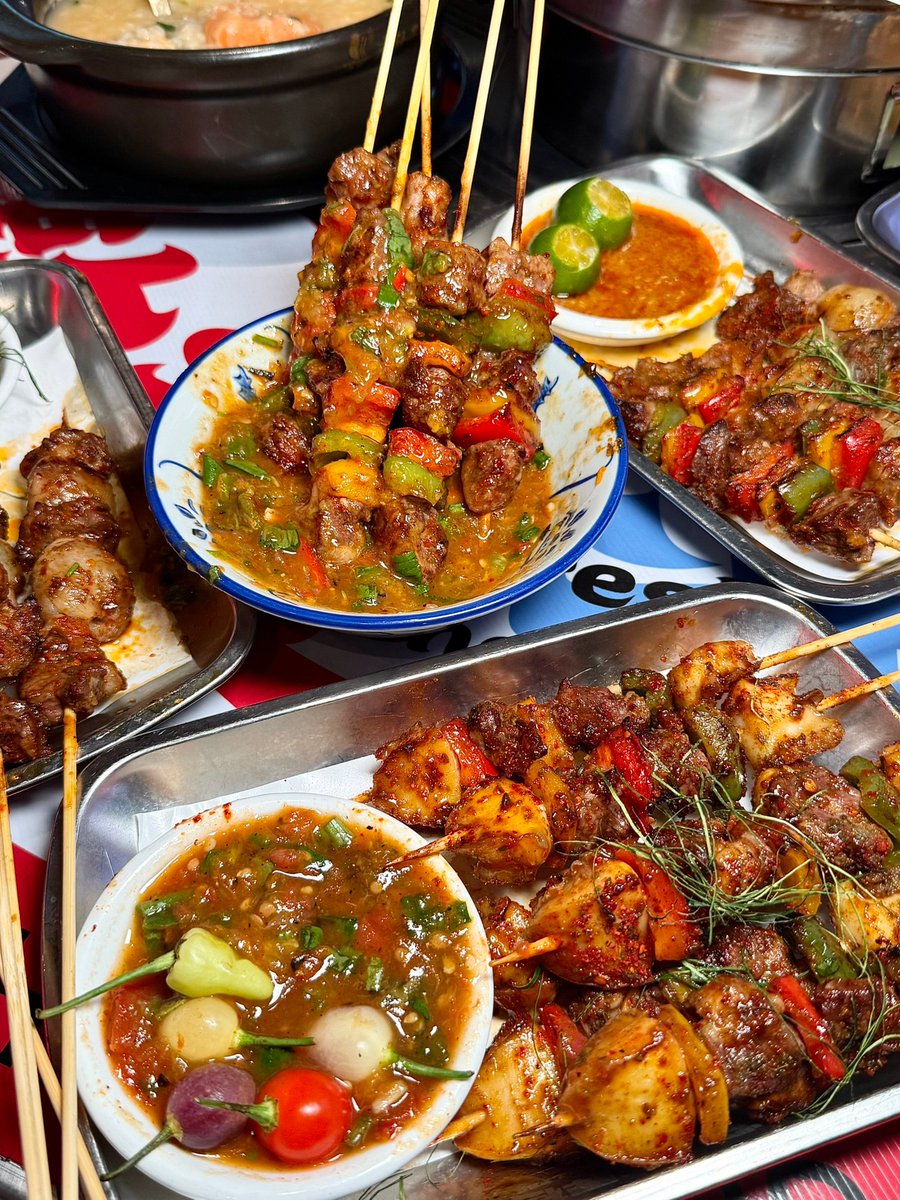 KrisMonsterz's tweet image. "Quick weekday lunch: Grilled chicken, quinoa, roasted veggies + a drizzle of lemon-tahini sauce. 15 mins, full of flavor u0026 fuel  #MealPrep #HealthyEats"