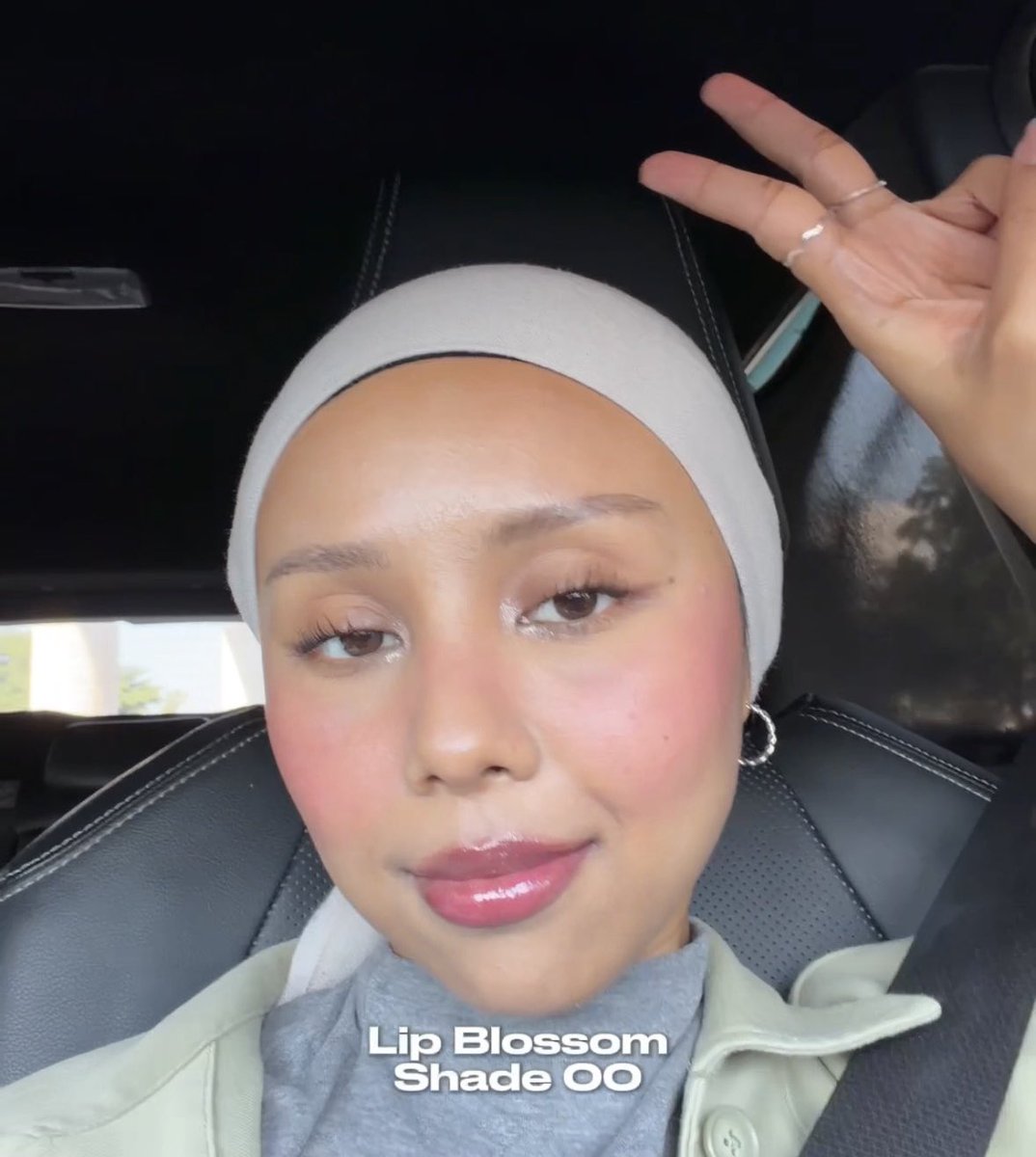 xvbyjiaohjia's tweet image. Ever tried these hacks with Terra and CoverUp+? Drop your own go-to makeup hacks in the comments! #cooltoneblush #xvcoverupbaseperfector #makeuptutorial #muamakeup