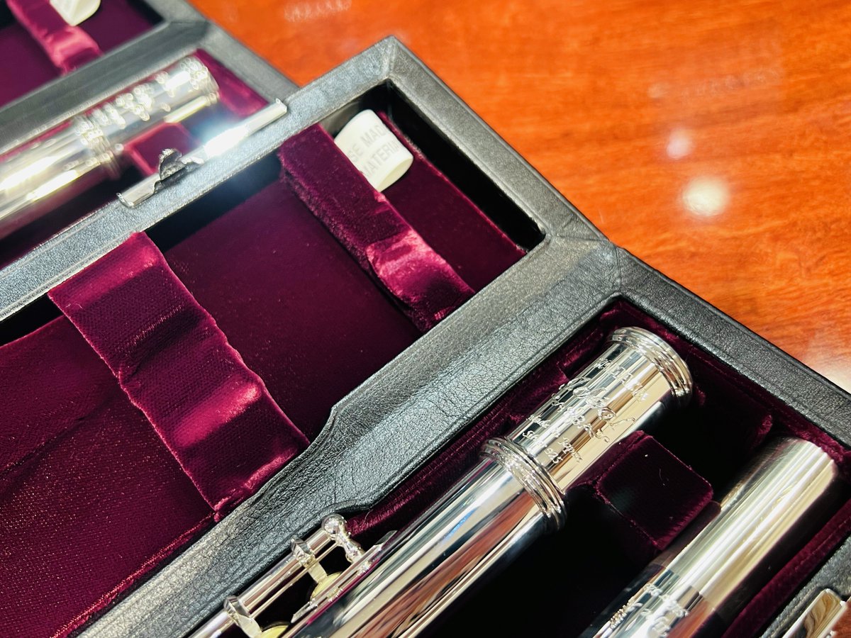 【入荷情報】
ヤマハ『イデアル』が入荷しました🤩

🌟YFL-877H(オフセットリングキィ、H足)
🌟YFL-897H(インラインリングキィ、H足)

艶やかで明るい音色が、ホールいっぱいに力強く響く、総銀製ハンドメイドモデルです‼️

人気機種のため、検討されている方はお急ぎください💁‍♂️
