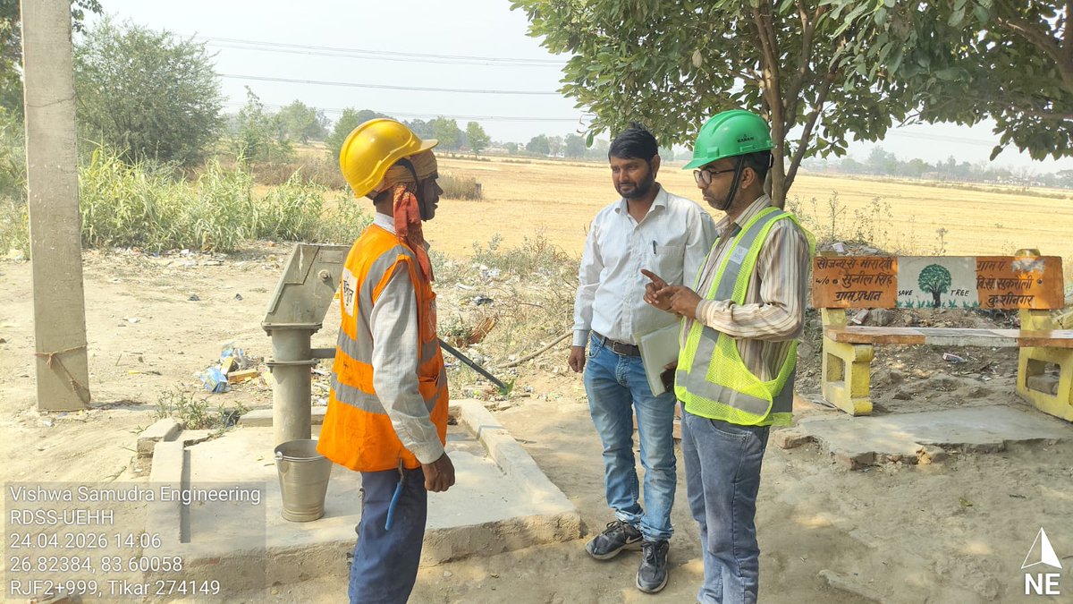 SE_KUSHINAGAR's tweet image. अब अंधेरे से उजाले की ओर कुशीनगर ⚡
जनपद कुशीनगर में उत्तर प्रदेश सरकार की RDSS UEHH योजना के अंतर्गत ऐसे सभी घरों तक बिजली पहुंचाने का कार्य तेजी से किया जा रहा है, जहाँ पहले विद्युत लाइन उपलब्ध नहीं थी।..1/2
#Kushinagar #ElectricityForAll #RDSS_UEHH #UPGovt #PowerForAll #Vikas