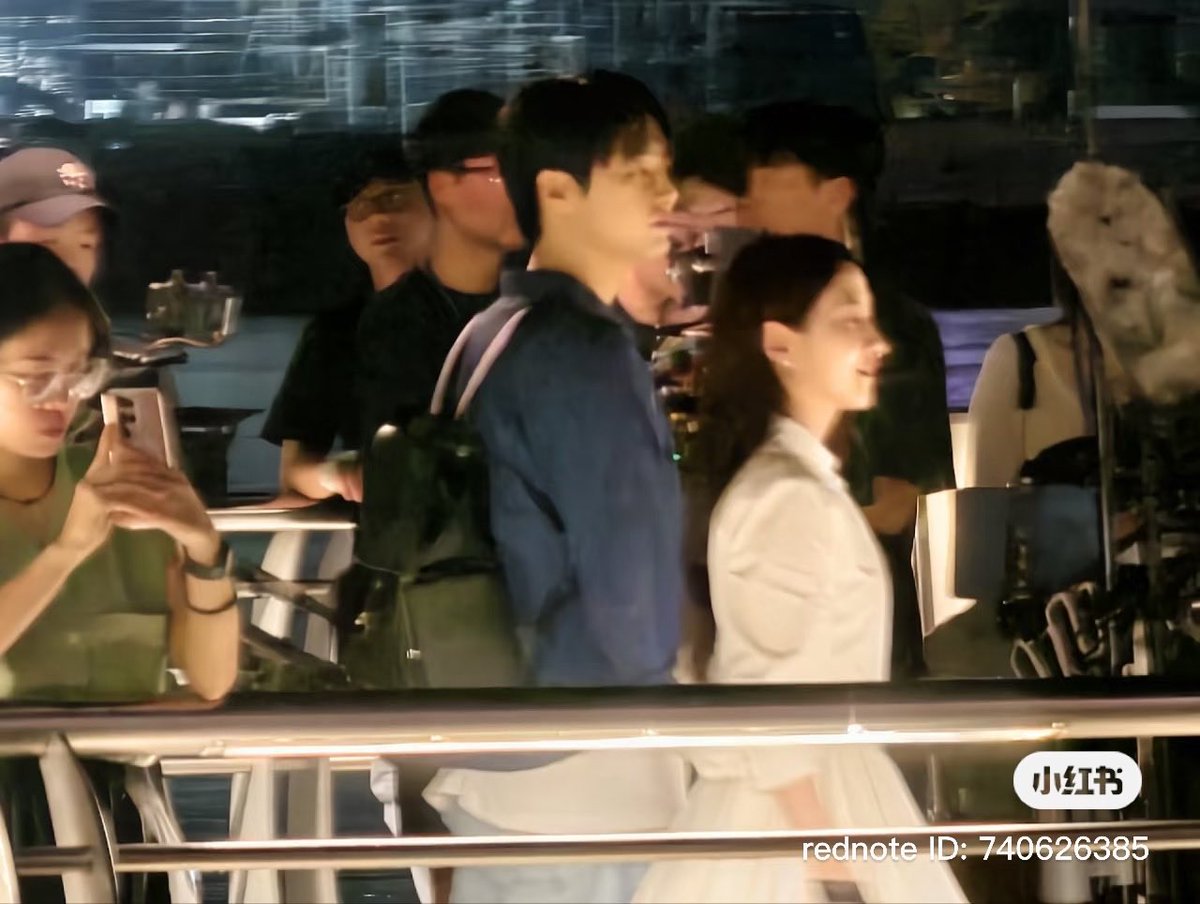 cream ⚘ tweet media