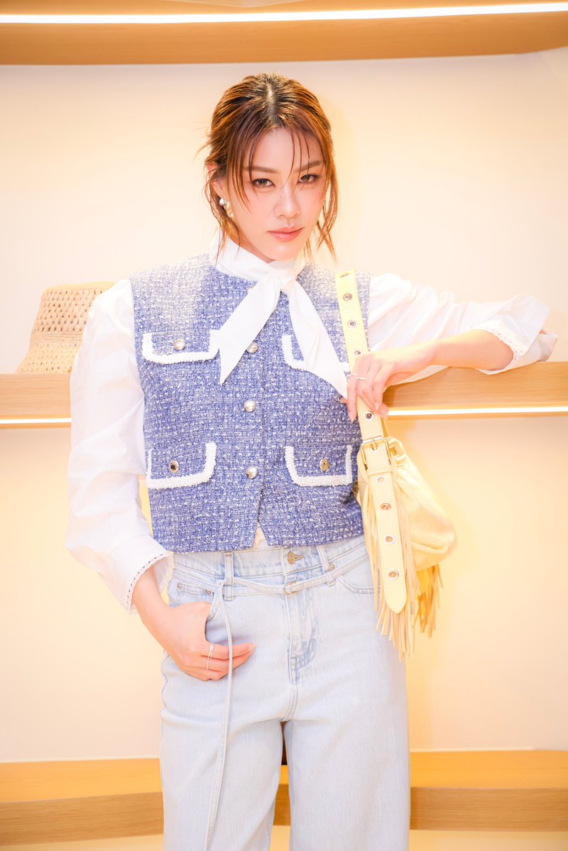 centralwOrld tweet media