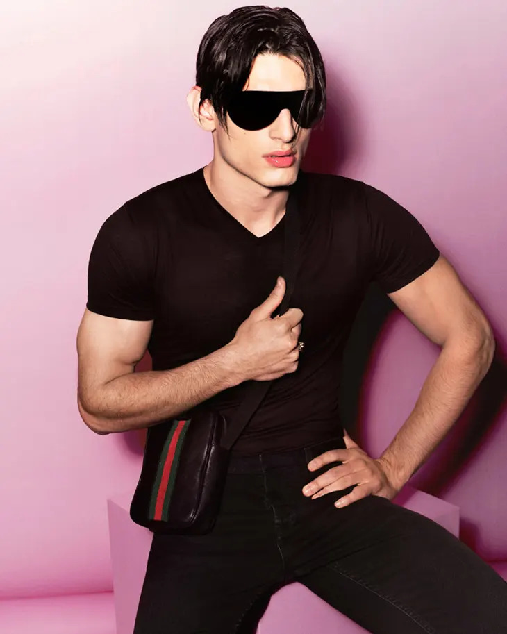 mmscene's tweet image. Demna Photographs Generation Gucci With Archive Focus - See more here: malemodelscene.net/brands/gucci/d…

#Gucci launches Generation Gucci through a campaign photographed by #Demna, who sets a controlled visual direction from the outset. The project builds a party wardrobe through