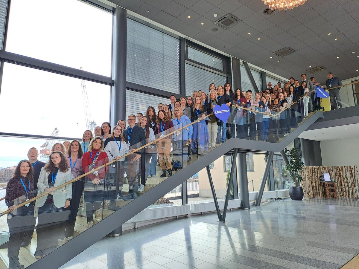 sepiegob's tweet image. 🇫🇮 Finlandia acoge estos días la reunión informal de agencias nacionales #ErasmusPlus en el ámbito de la Formación Profesional 🎓.

🤝 Un encuentro europeo, con cerca de 70 participantes, para compartir experiencias, reforzar la cooperación y seguir impulsando la FP en Europa 🇪🇺.