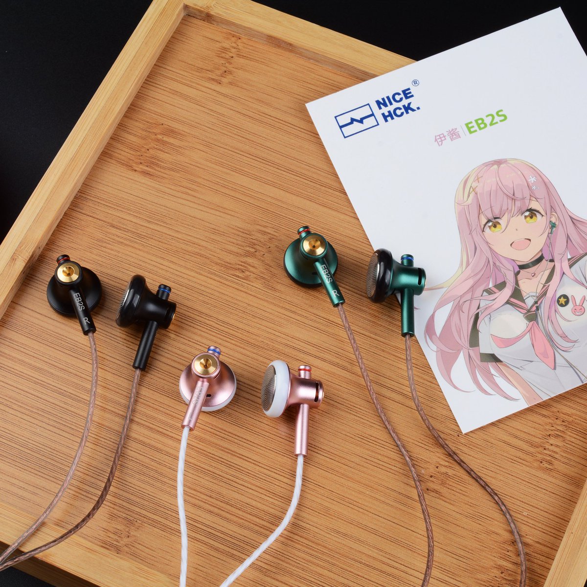 NiceHCK_Audio's tweet image. 【EB2S、タイムセール開催中】🎊🎊🎊
通常価格3900円➡️セール価格3148円（19%OFF）
amazon.co.jp/dp/B0B65P1R8Q

🌟軽いアルミニウム合金材質を採用し、5軸CNC金属筐体
🌟インピーダンスは32Ωと鳴らしやすい、全帯域ともレスポンスが良く
🌟ボーカルが映える綺麗でクリアな音

#NICEHCK #Amazon