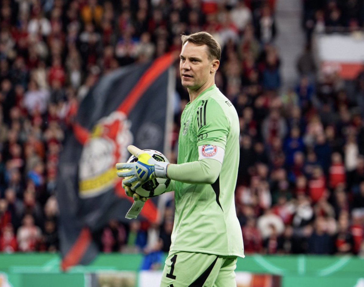 FC Bayern are optimistic over Manuel Neuer’s future and prepared to wait for his green light to stay for one more season.

New contract until June 2027 has already been prepared, waiting for Neuer approval.