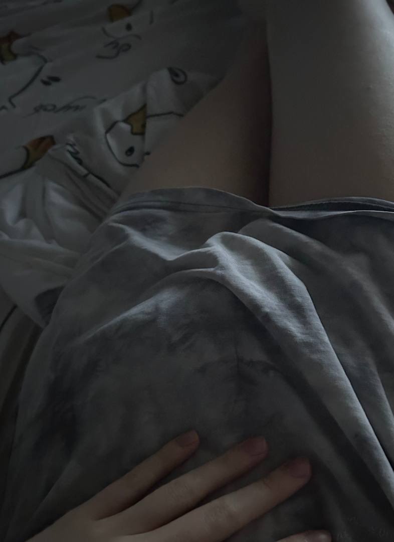 beamqaw's tweet photo. just came from college and laying so tired🫠 (looking for sugar daddy btw🤫)
#trans #femboy #sissy #cnc #nsfwtwtًً #findom #caged https://t.co/V78JGLiwQH