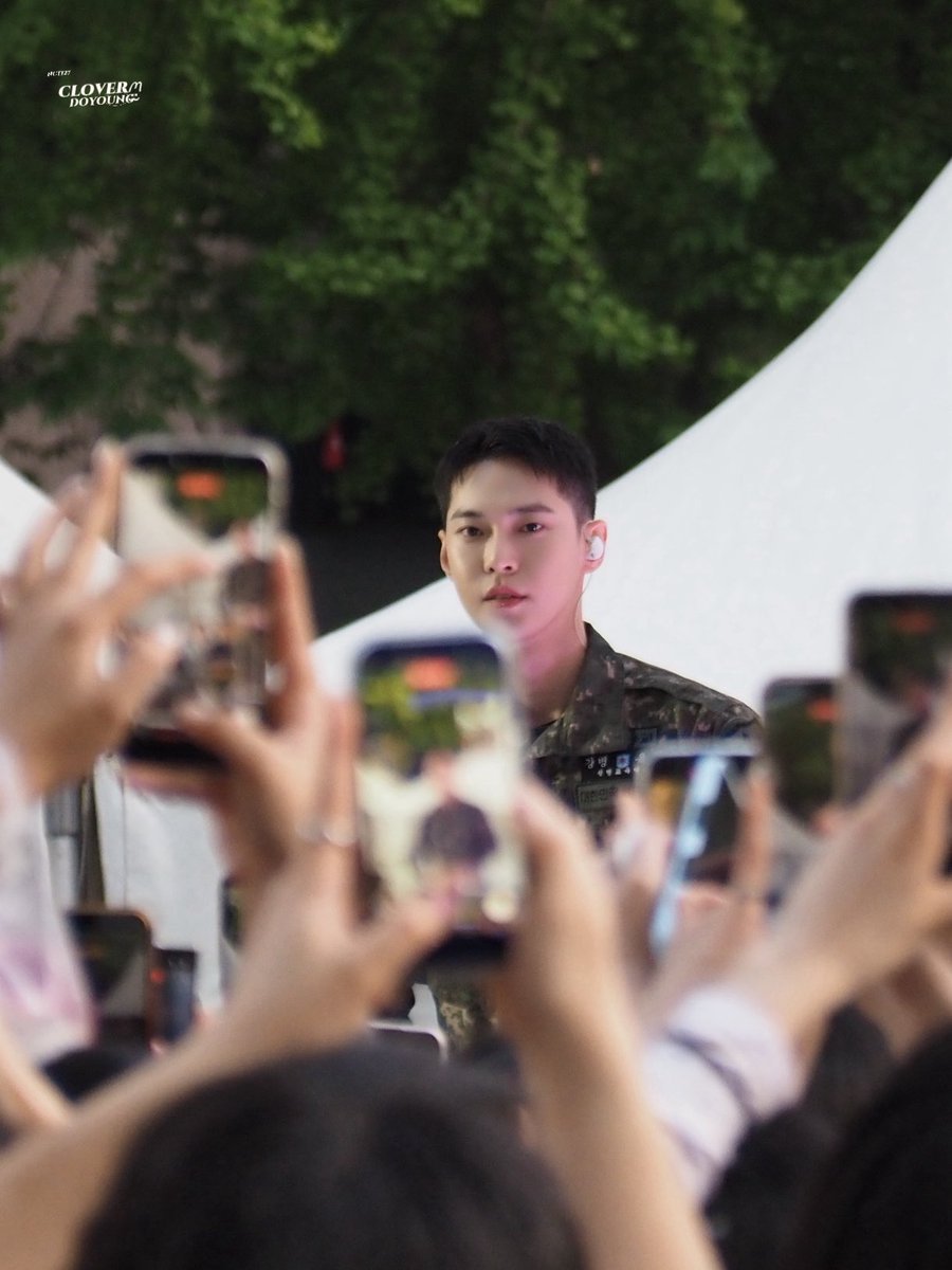 ᴄʟᴏᴠᴇʀ tweet media