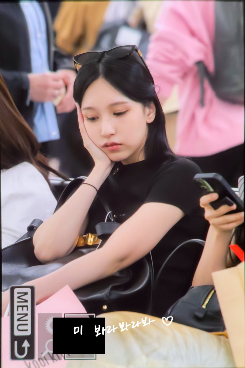 Look At Mi tweet media