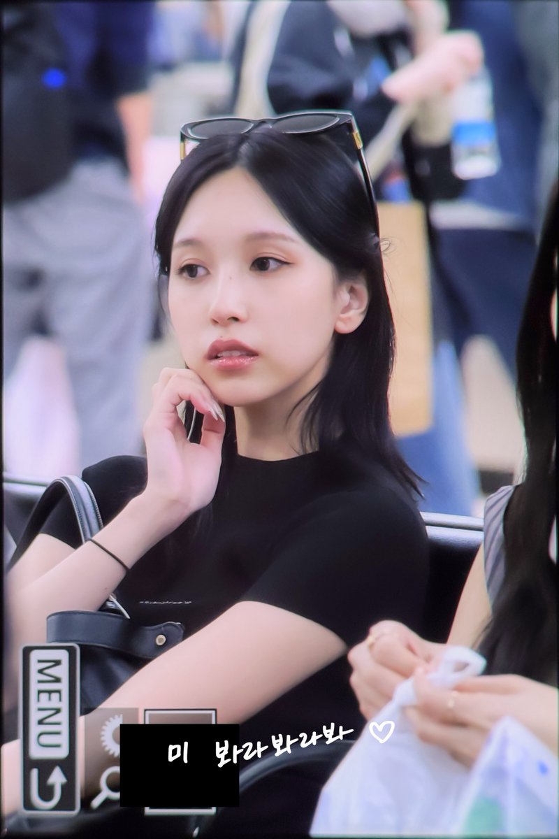 Look At Mi tweet media