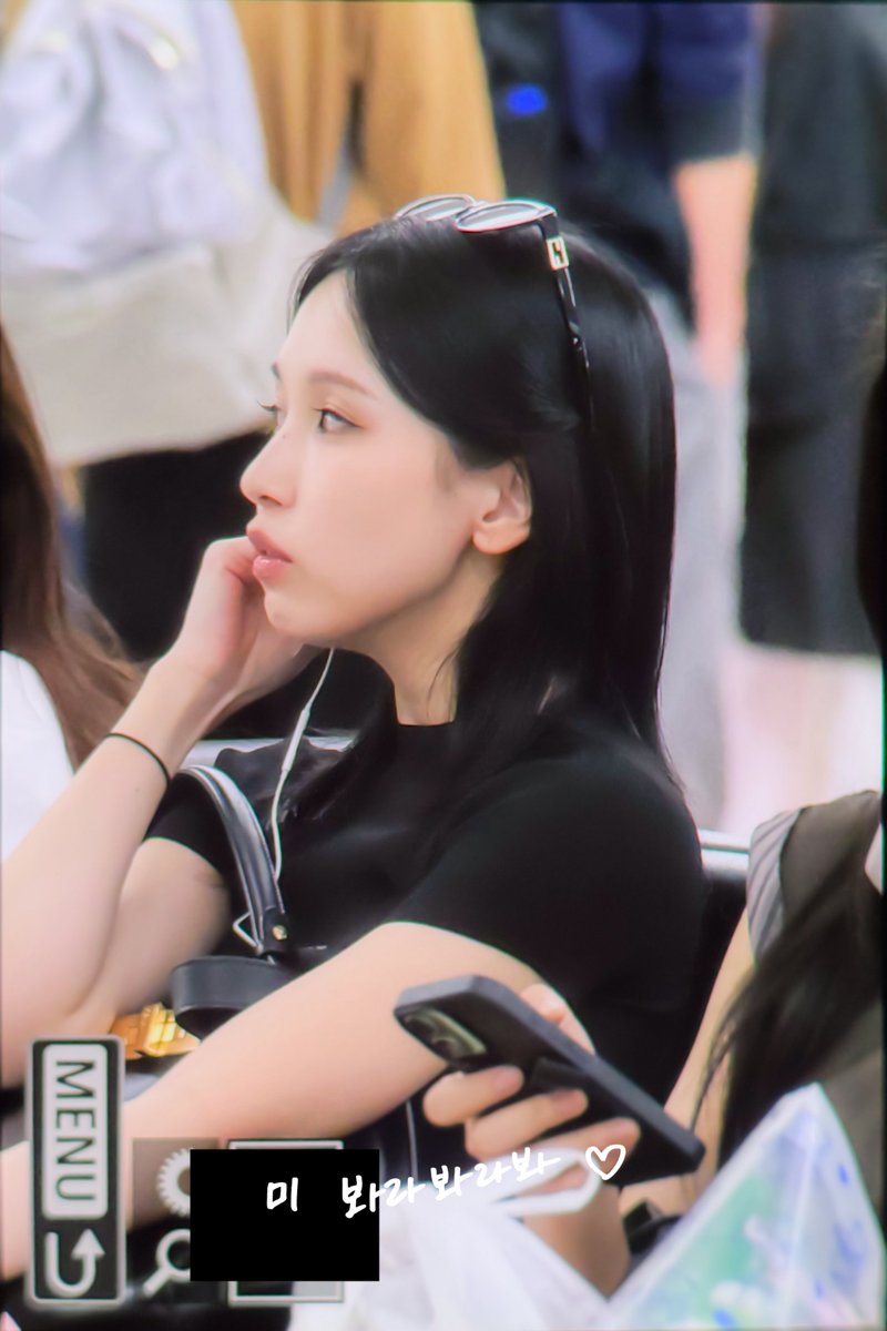 Look At Mi tweet media