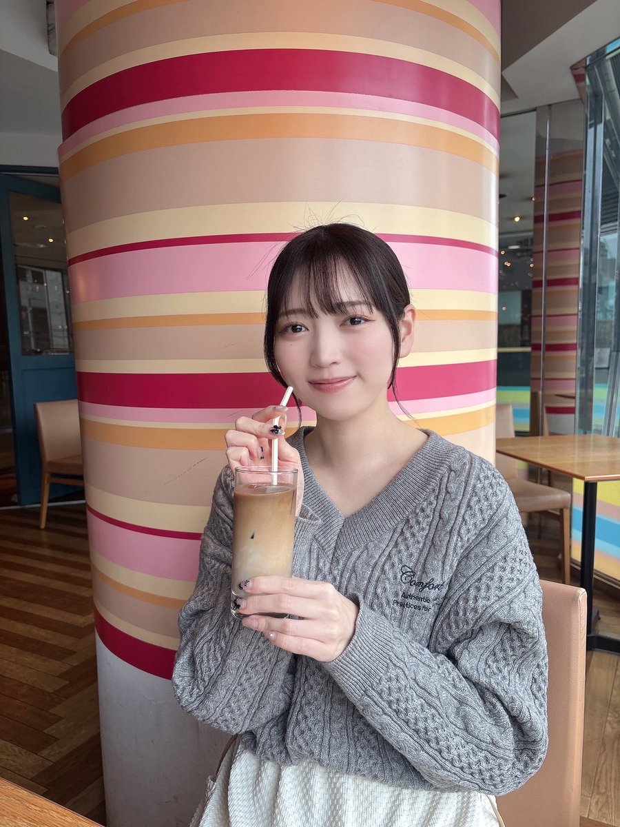 明日は #プレミアSLOTLAB高槻店 様にお邪魔します🙇‍♀️ なんと…明日4