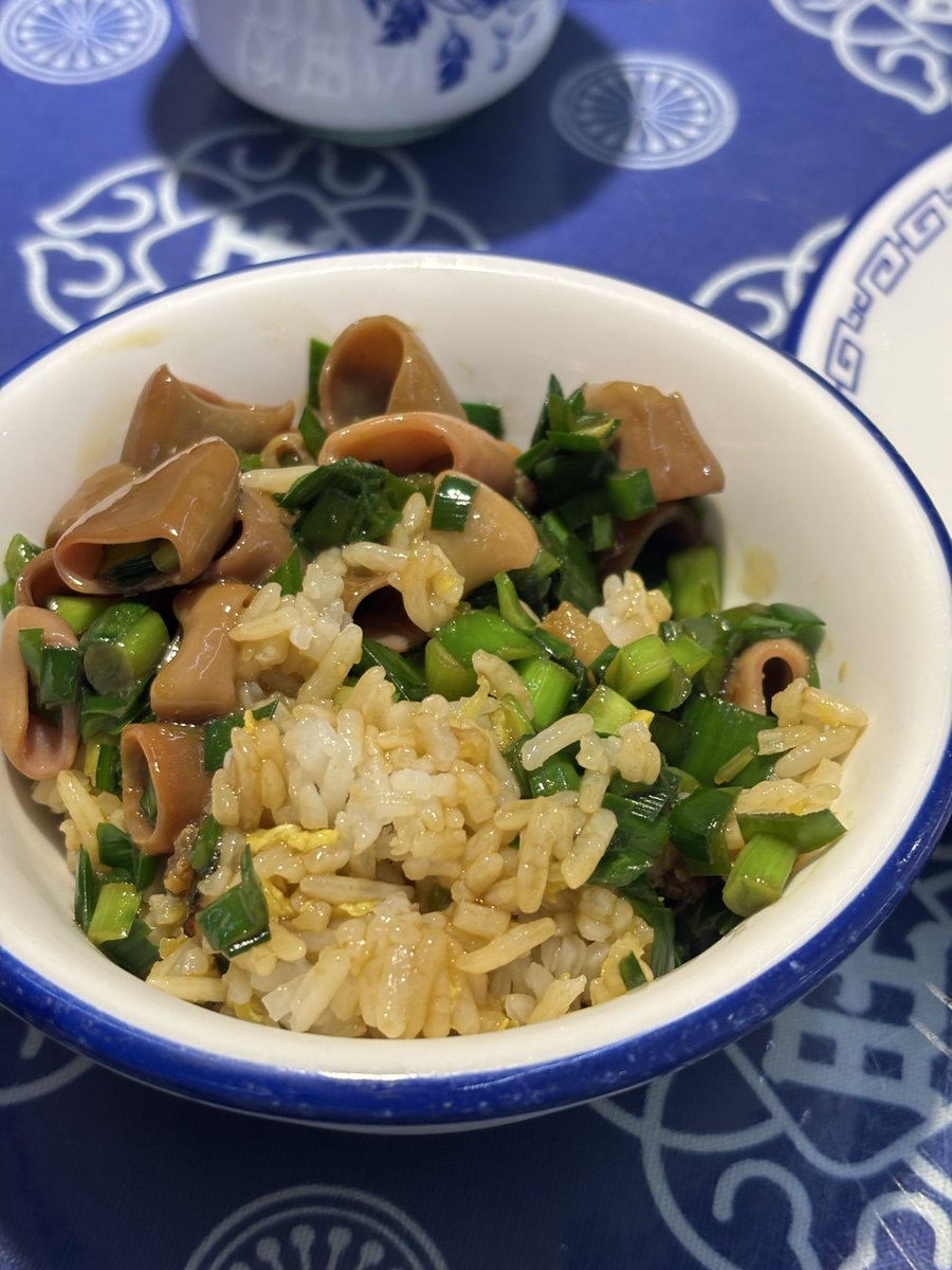 来一份夜宵 tweet media