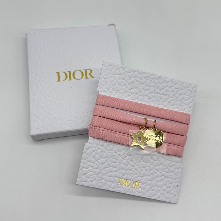 こんばんは！たにやです。

 Dior ブレスレットをブログにてご紹介しています📿

よろしければご覧ください📷🌷
pawnshop-taniya.com/pages/76/detai…

#布製 #ピンク #カジュアル #ナチュラル #春 #たにや #質屋 #質店 #買取 #質預かり #ブランド #登戸 #向ヶ丘遊園 #宿河原 #多摩区 #高津区 #宮前区 #麻生区