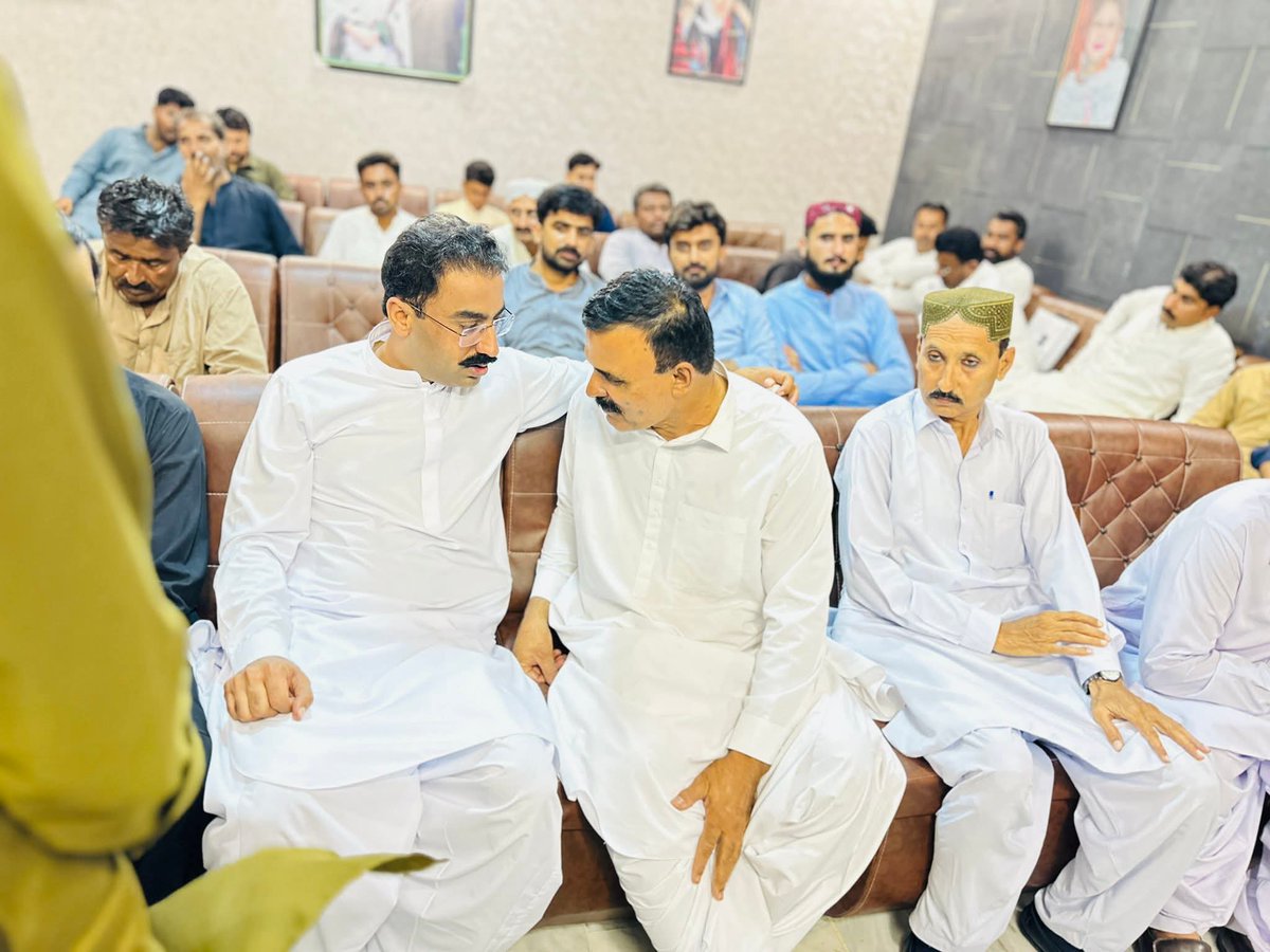 HamzaQures30706's tweet image. Today 24_04_2026

#PPPP Young Leader 
#Mr @bilalshoro376 sb, Meet with Party Workers, Voters &amp;amp; Local Residents and Solved their Problems at #ShoraHousePS60 #Hyderabad