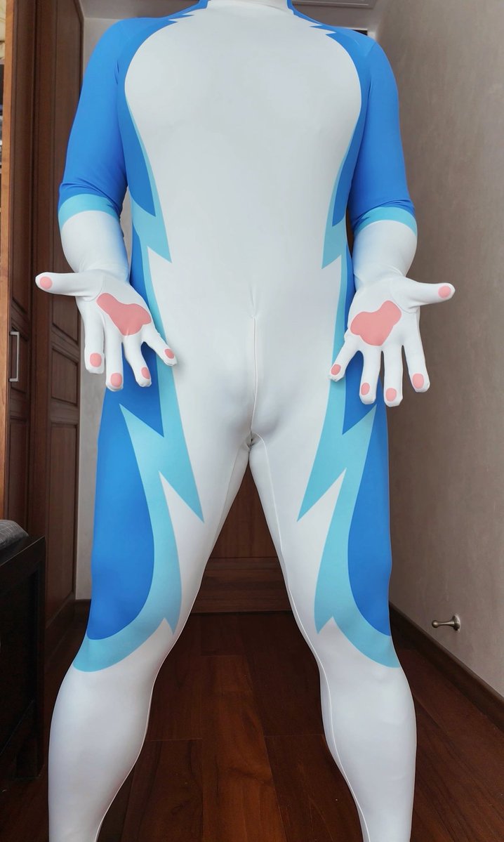 柠子🔜HF tweet media