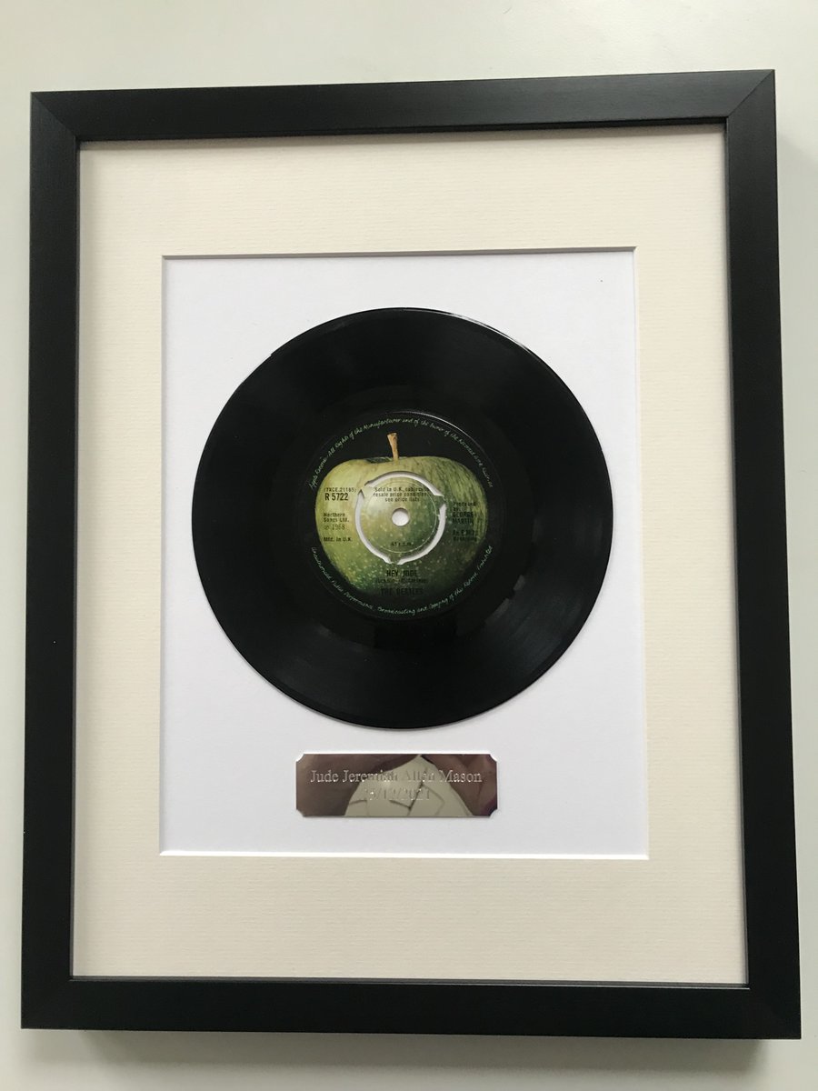 My1stRecord's tweet image. #Popmaster R1 -  yielded 33pts for MyFirstRecord.co.uk: 

Success with Dusty, Champagne, Driving in my car (we framed it as a driving test pass congratulatory #gift), 1968 (we also framed the Beatles tune as a #gift), Motors/Airport, Showaddywaddy, Drive, Kool &amp;amp; Gang.