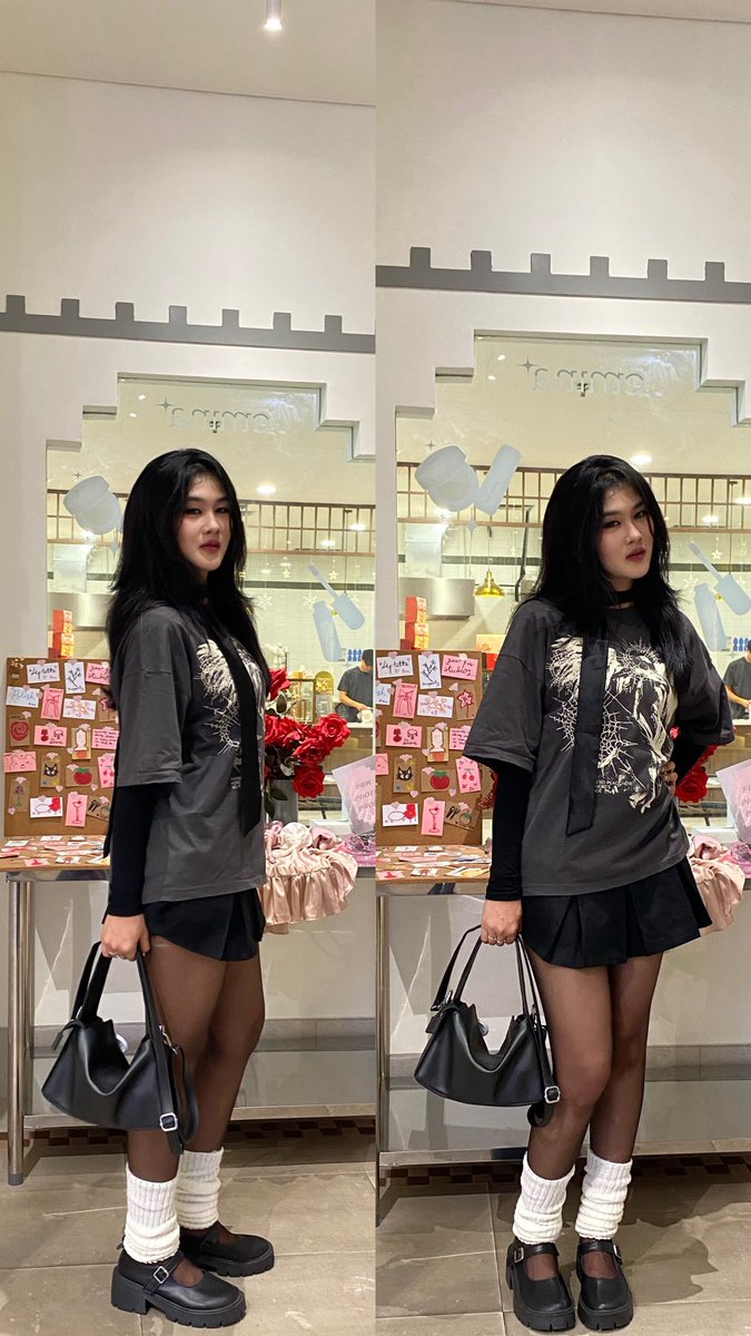 difotoin sm istriku yg paling aku sayangi itu🤭🤭