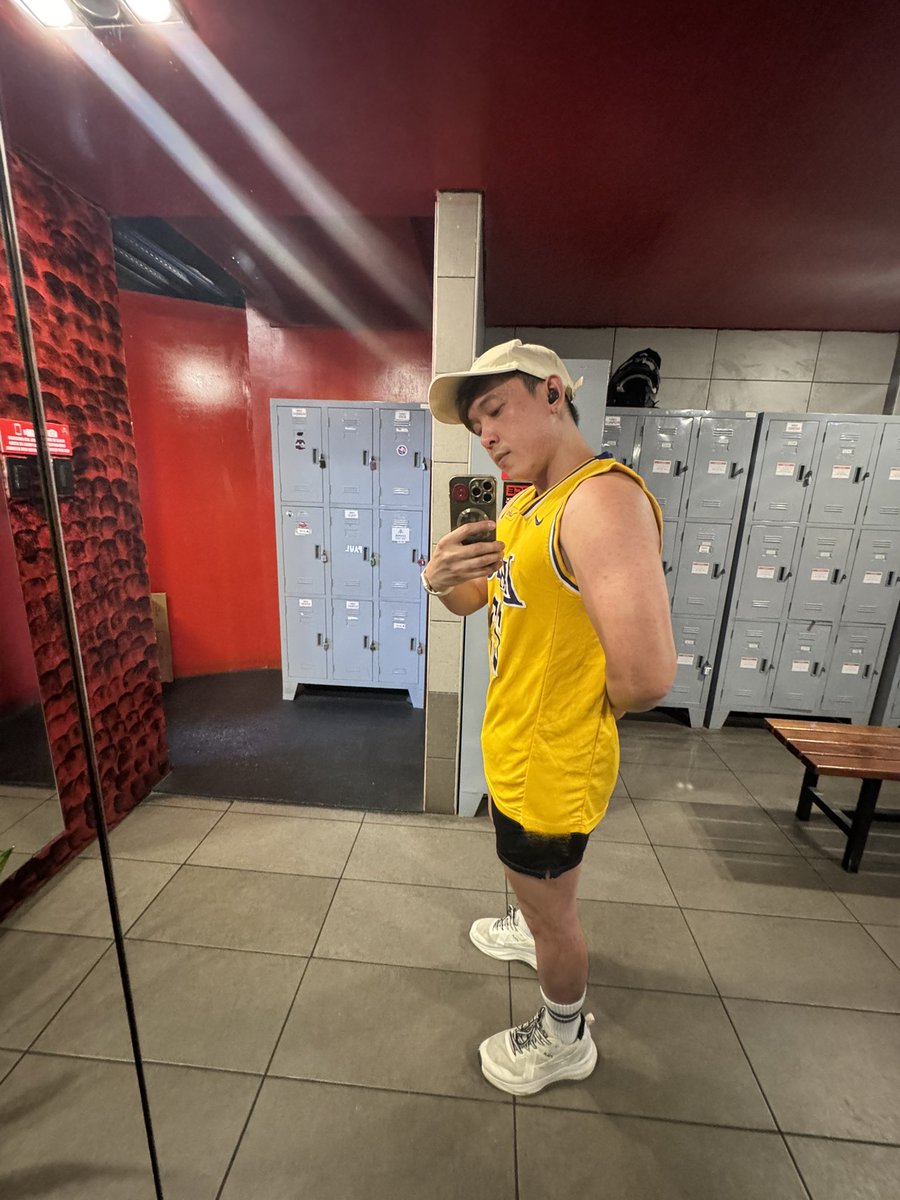 HaskyPan's tweet photo. Gym life https://t.co/ojyrG7bnin