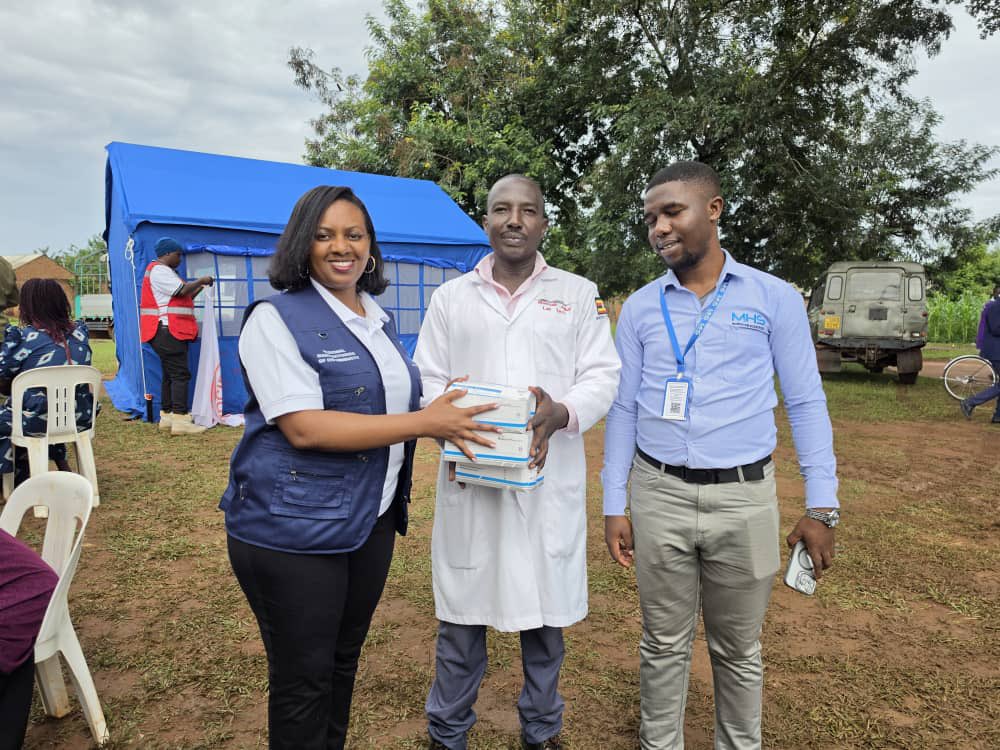 Microhaem's tweet photo. @microhaem team donates malaria and HIV diagnostic kits to Nakavule Main Hospital in #Iganga District during the national celebrations of World Malaria Day πΊπ¬
#WorldMalariaDay #EndMalaria #HIVResponse #Diagnostics #Microhaem #Iganga https://t.co/ZXlaaaPapF